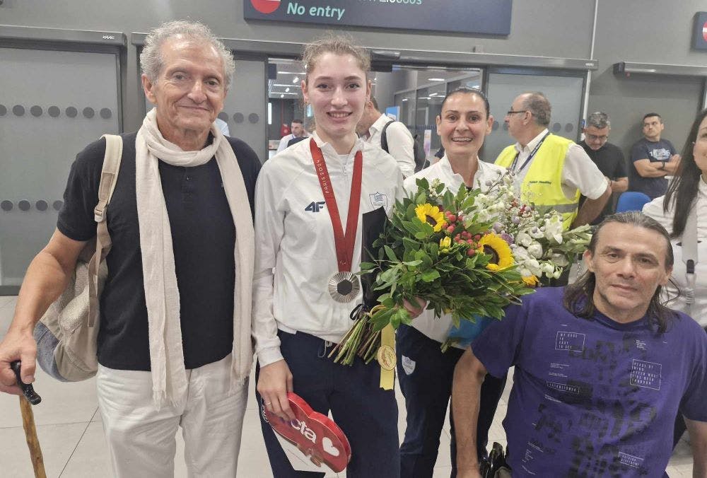 Επέστρεψαν με χαμόγελα και 13 μετάλλια οι Έλληνες Παραολυμπιονίκε (vid-pics) runbeat.gr